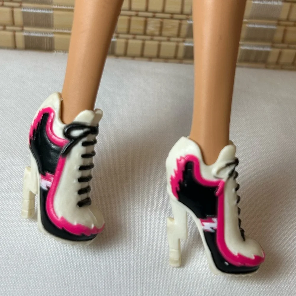 Cleo De Nile Monster High Fashion Doll - Picture 9 of 13